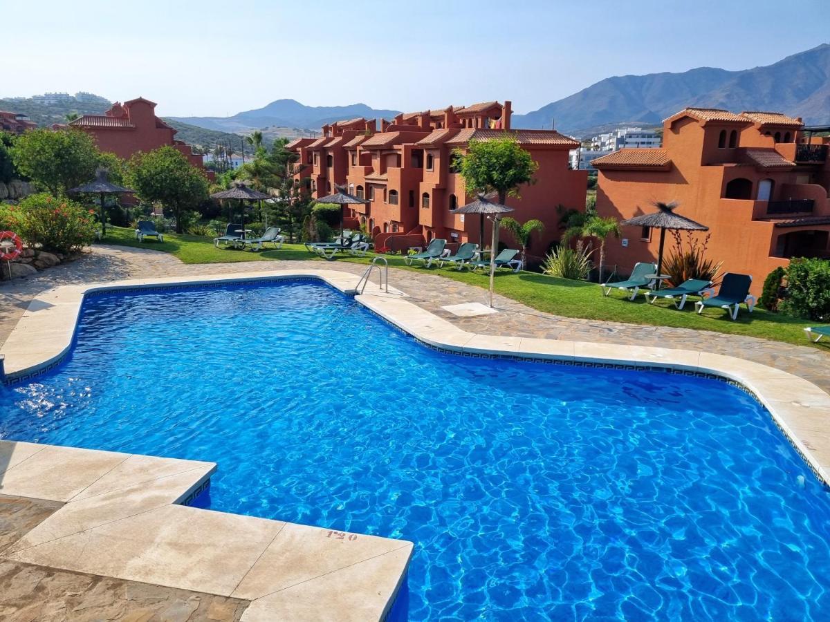 Sea View Penthouse Apartment With Hot Tub - Casa Bella Vista, Buenas Noches , Естепона Екстер'єр фото