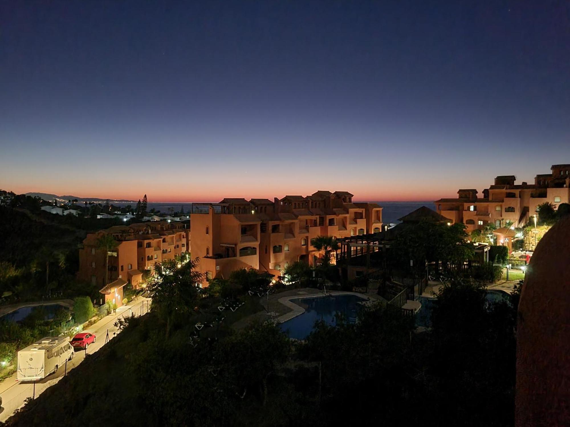 Sea View Penthouse Apartment With Hot Tub - Casa Bella Vista, Buenas Noches , Естепона Екстер'єр фото